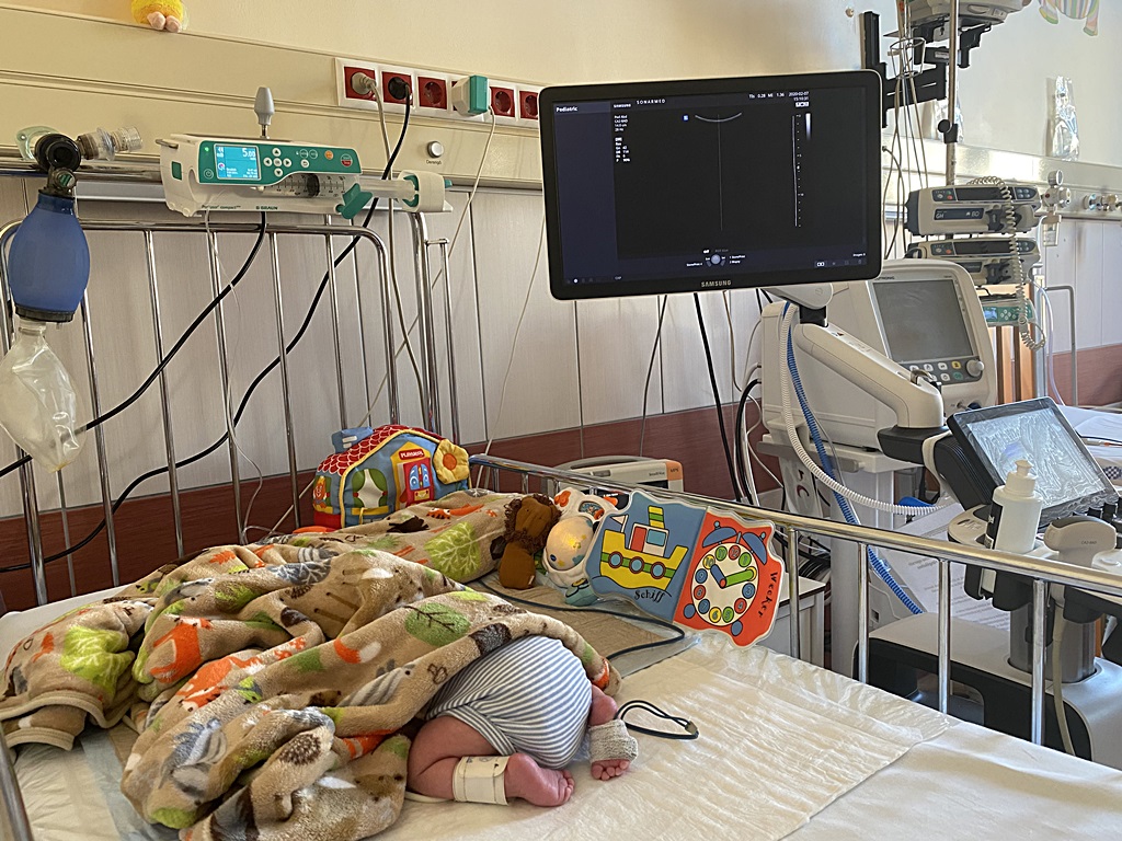 Kép a(z) Semmelweis Egyetem Gyermekgyógyászati Klinika Tűzoltó utcai részleg Gyermekintenzív Osztály HiJob programról